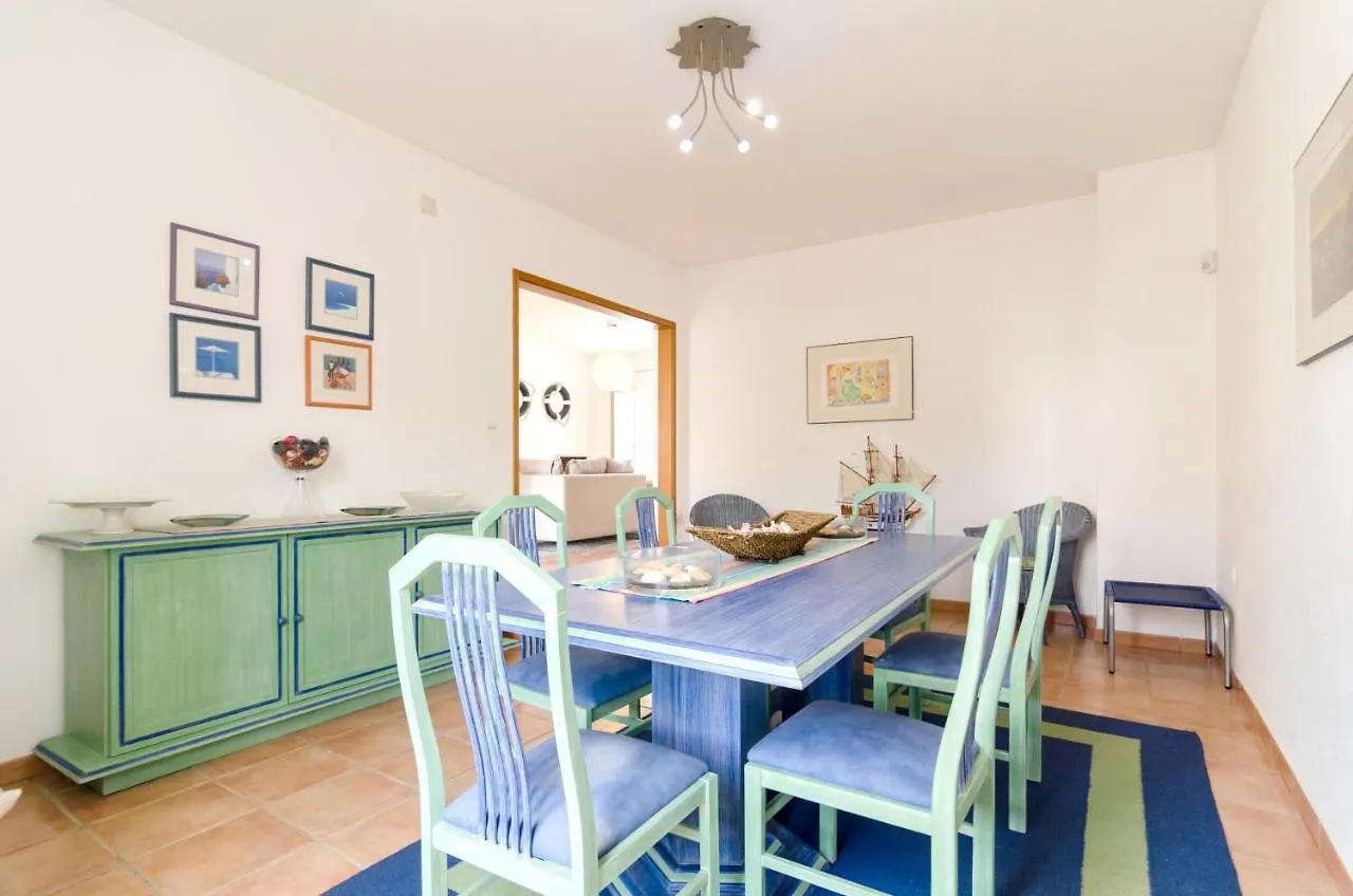 Charming House In Vilamoura With Shared Pool 0*,  ポルトガル